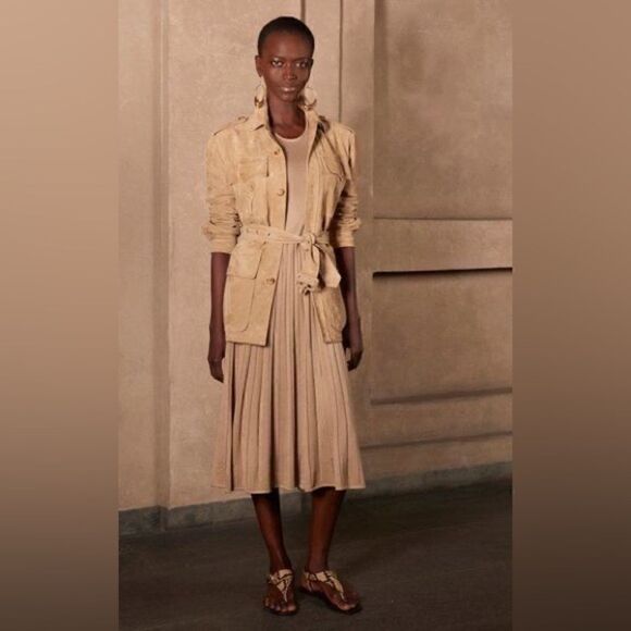 Ralph Lauren Pre-Fall ‘21 Wellington Collection Delancie Snakeskin Thong Sandal - Picture 11 of 17